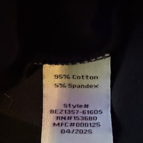 Black Sunflower Graphic Women's Top - Picture 3 of 4